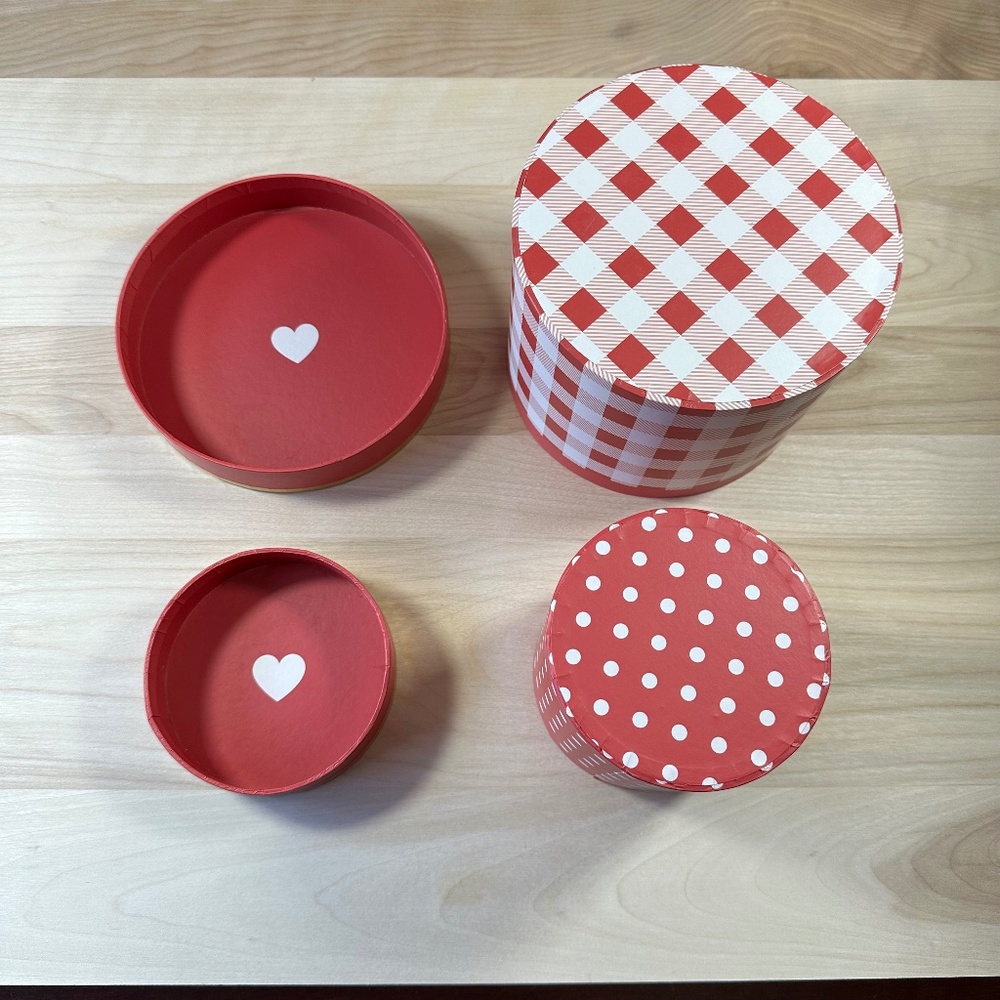 Sweet little gift boxes! Pink Hearts and Dots Round Nesting Boxes (Set of 2)